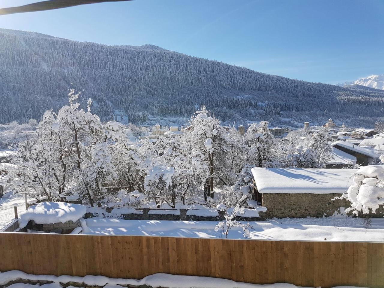 Guesthouse Robi 메스티아 외부 사진