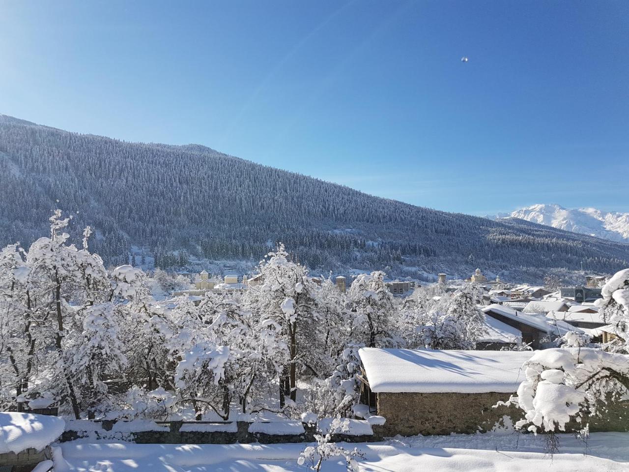 Guesthouse Robi 메스티아 외부 사진