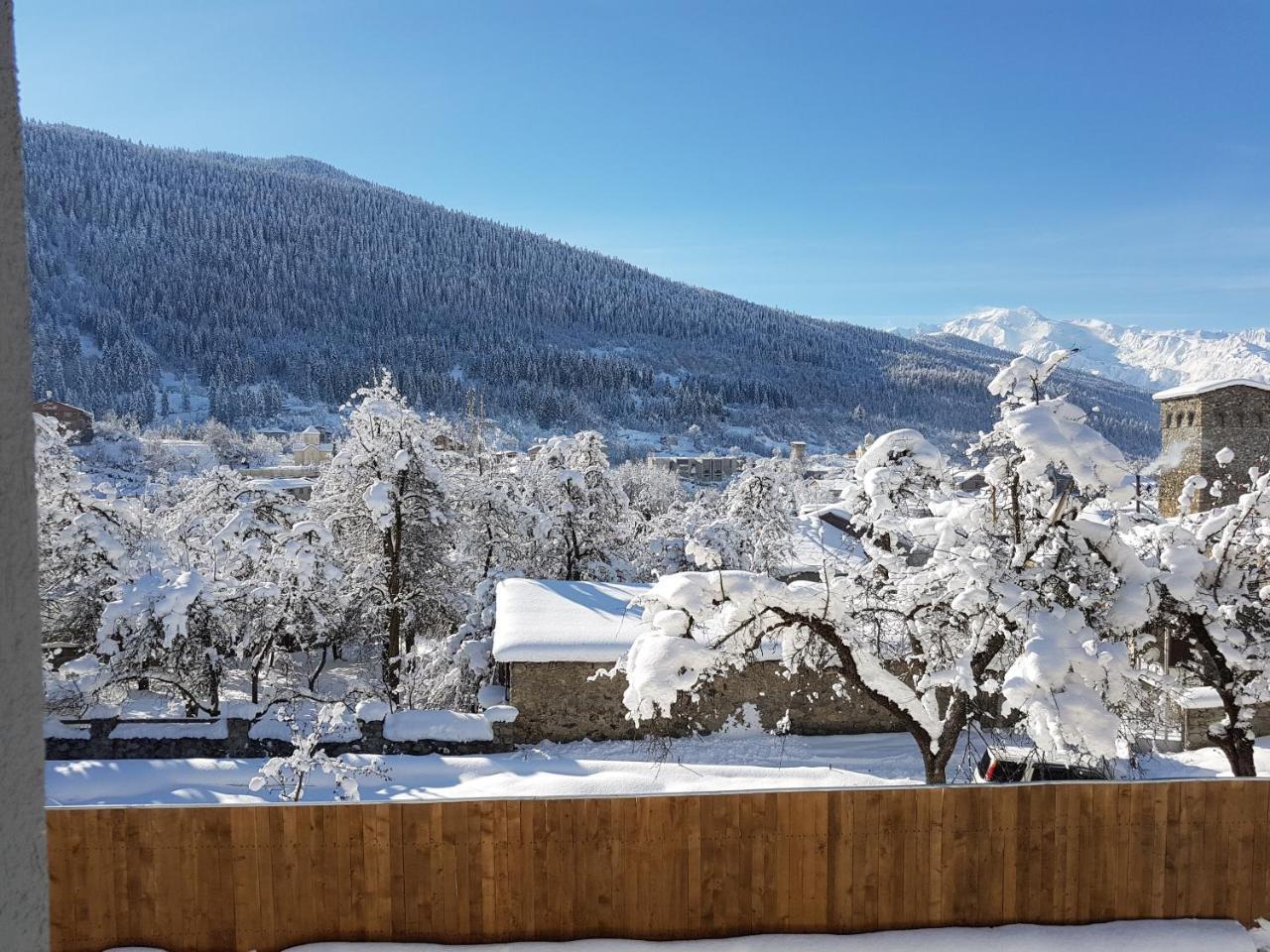 Guesthouse Robi 메스티아 외부 사진